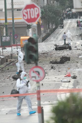 Έκρηξη στην Αθήνα: Σοκαριστικές φωτογραφίες από το σημείο